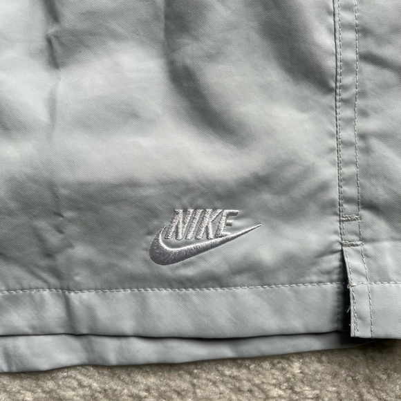 Nike Woven Shorts - Picture 3 of 5
